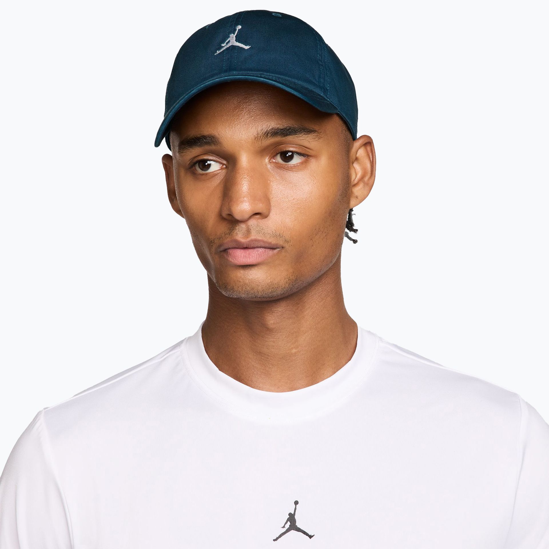 Czapka z daszkiem Nike Jordan Club Unstructured Curved-Bill squadron blue/sail WYSYŁKA W 24H 30 DNI NA ZWROT