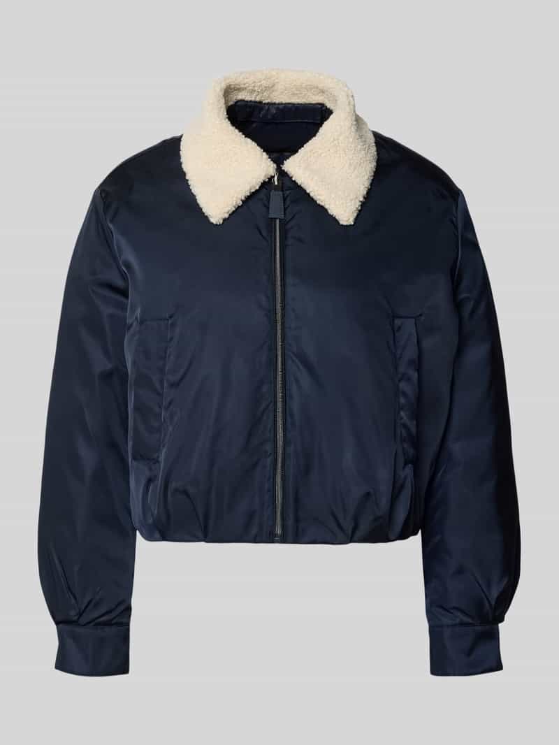 Kurtka bomberka z wypełnieniem kaczym puchem i wpuszczanymi kieszeniami