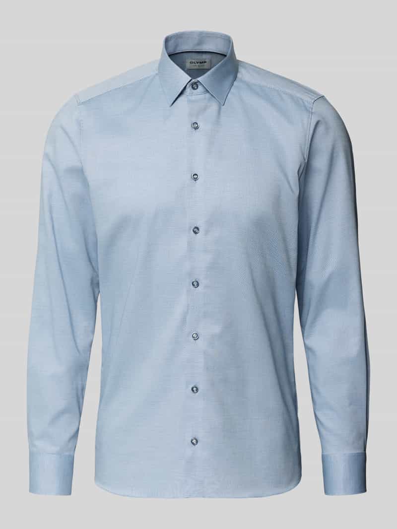 Koszula casualowa o kroju slim fit z kołnierzykiem typu kent