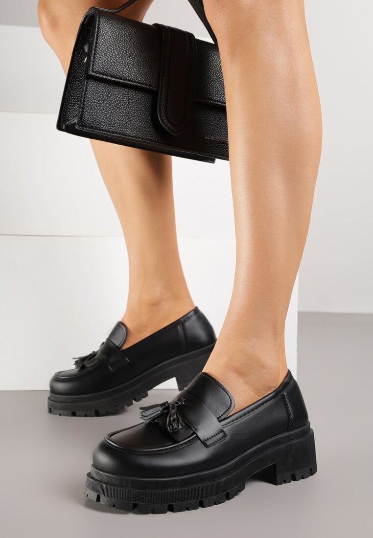 Czarne Mokasyny na Platformie Ozdobione Frędzlami Sewrisa