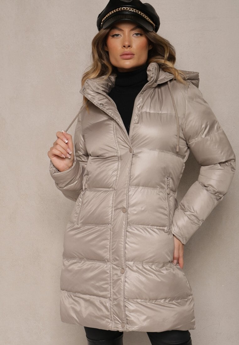 Beżowa Długa Kurtka z Kapturem Kieszeniami i Dwustronnym Suwakiem Zdobiona Pikowaniem Sanaviel