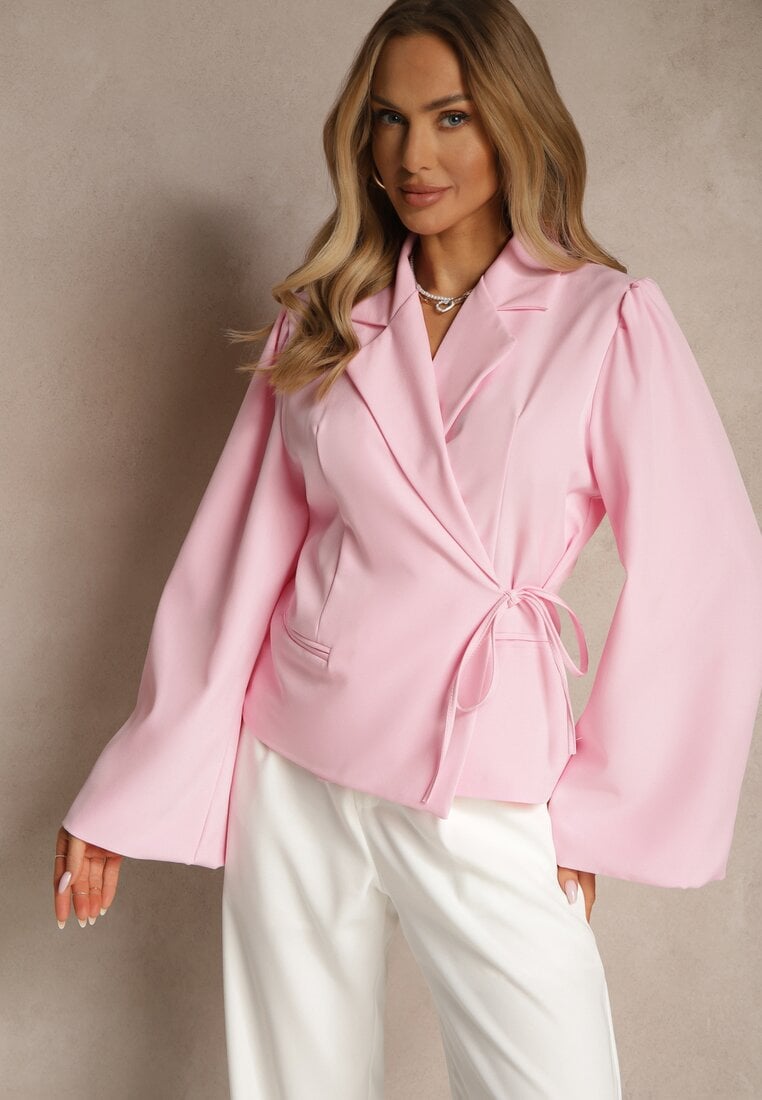 Różowa Marynarka z Rozszerzanymi Rękawami Zdobiona Wiązaniem z Boku Sanivera