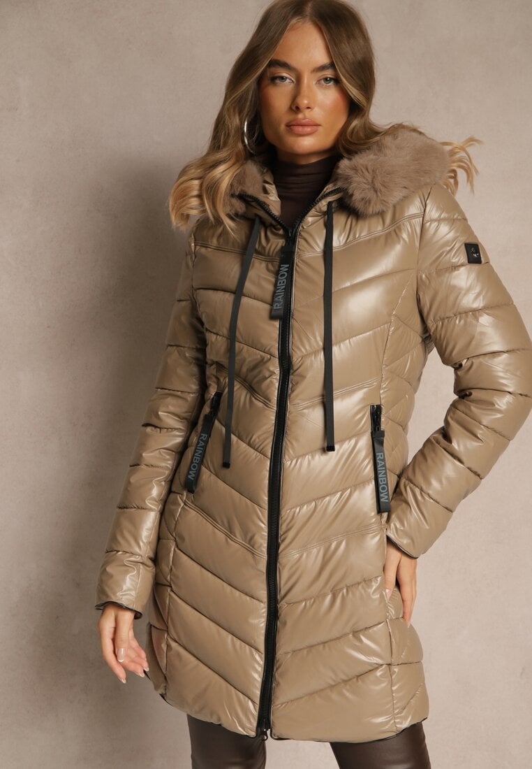 Brązowa Taliowana Kurtka z Pikowanymi Przeszyciami i Kapturem z Futrem Nalidea