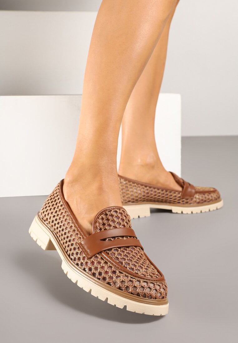 Brązowe Ażurowe Mokasyny z Ozdobnym Paskiem Uliarwena