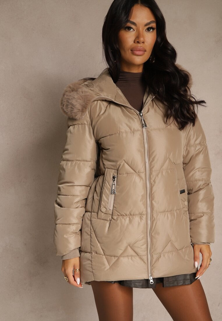 Beżowa Pudełkowa Kurtka z Pikowanymi Przeszyciami i Kapturem z Futerkiem Vebina