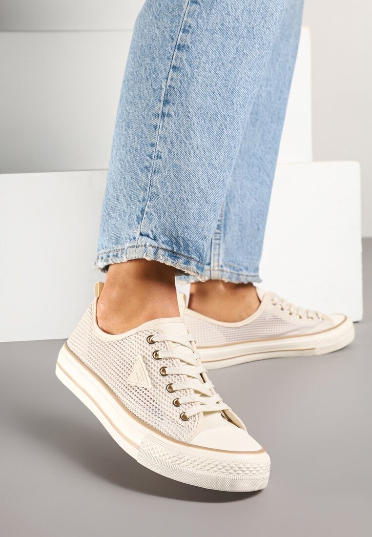 Beżowe Szydełkowe Trampki o Klasycznym Fasonie Vovessa