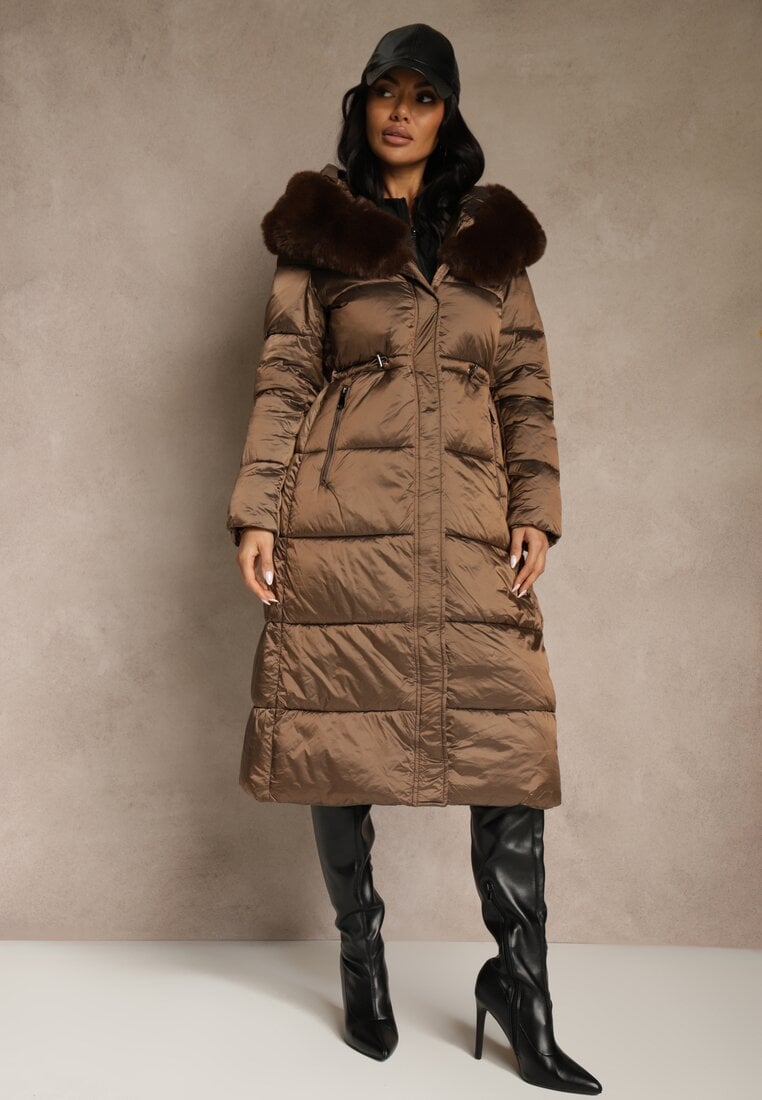 Brązowa Puchowa Kurtka Pikowana o Długim Kroju z Kapturem z Futerkiem Bavea