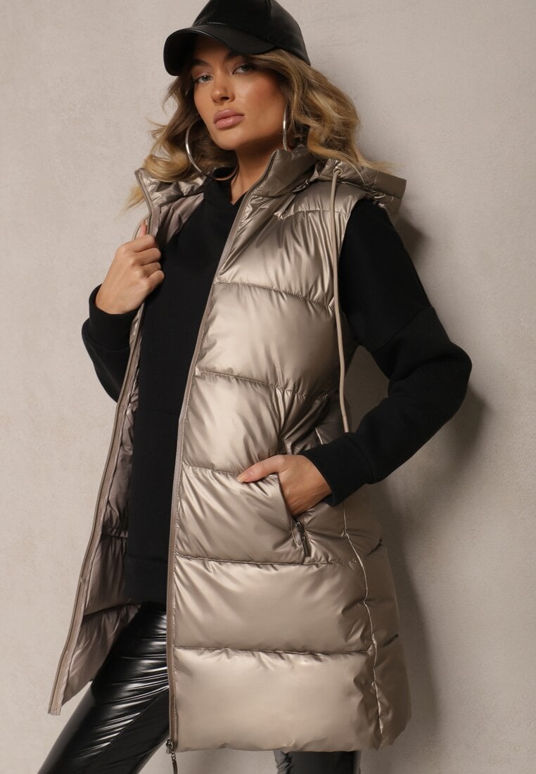 Złota Taliowana Kamizelka Przejściowa z Pikowanymi Przeszyciami i Kapturem Tintella