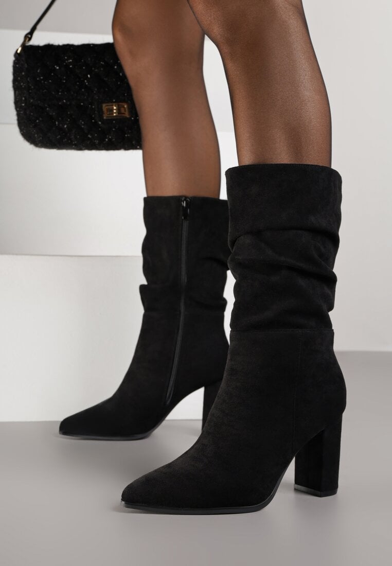 Czarne Marszczone Botki z Imitacji Zamszu na Słupkowym Obcasie Leriline