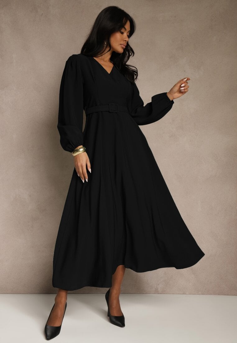 Czarna Rozkloszowana Sukienka z Wiskozy z Paskiem ze Sprzączką Orille