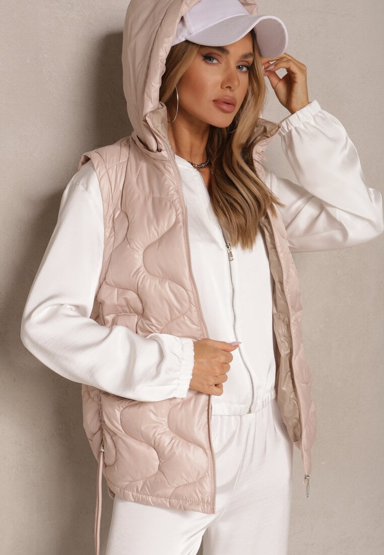 Różowa Kamizelka z Odpinanym Kapturem Ozdobnie Pikowana Silzeki