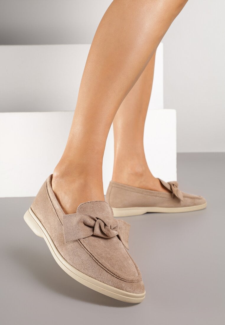 Ciemnobeżowe Mokasyny z Aplikacją Kokardek Tulavira