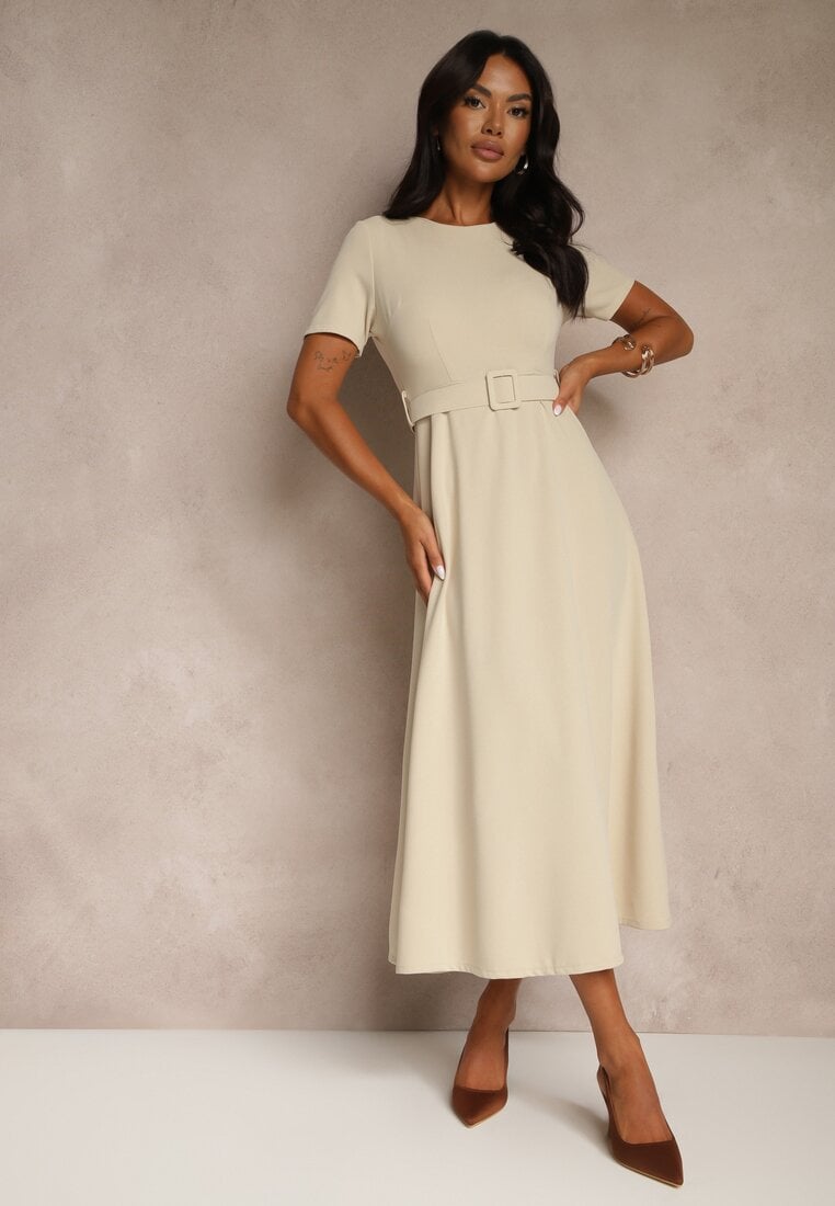 Beżowa Sukienka o Rozkloszowanym Kroju z Ozdobnym Paskiem Desiliena