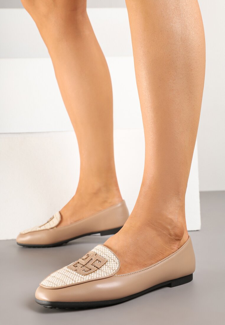 Ciemnobeżowe Mokasyny z Tweedowymi Wstawkami i Geometryczną Aplikacją Teliviela