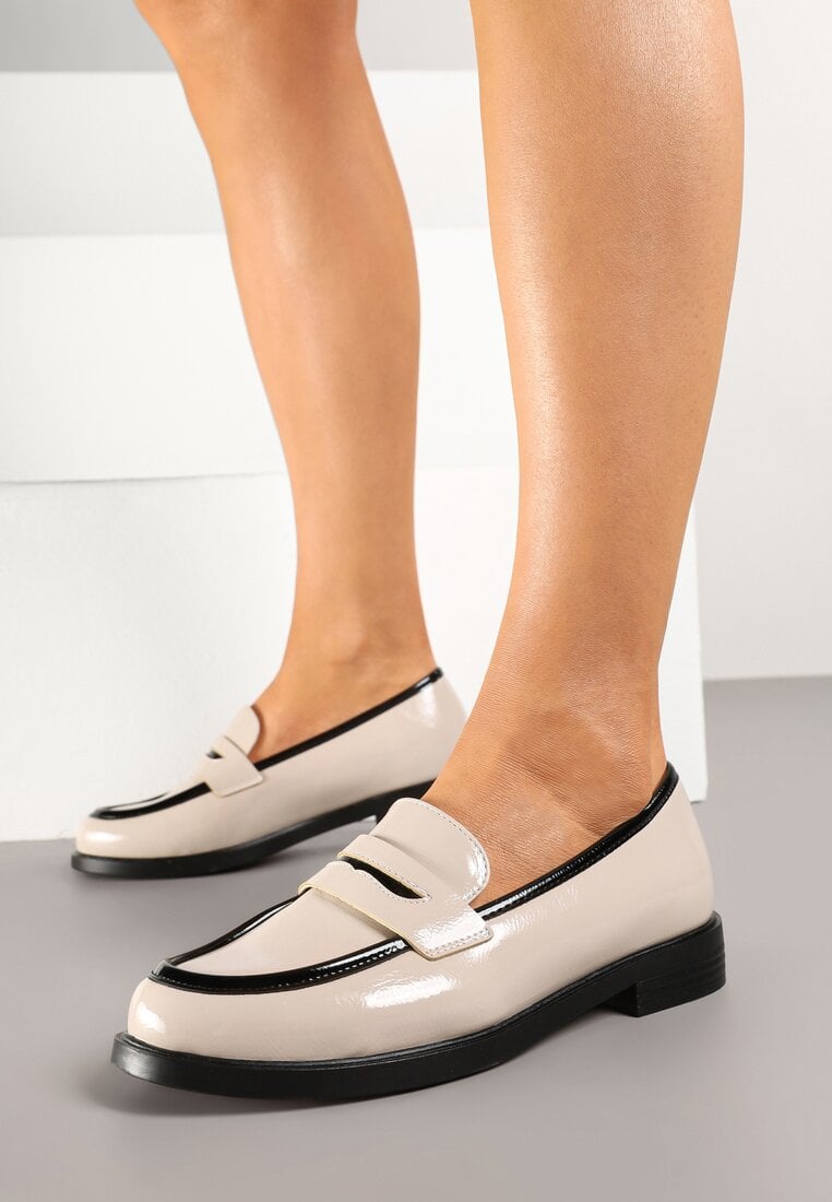 Beżowe Mokasyny Lakierowane ze Skórzaną Wkładką i Kontrastową Lamówką Beldiva