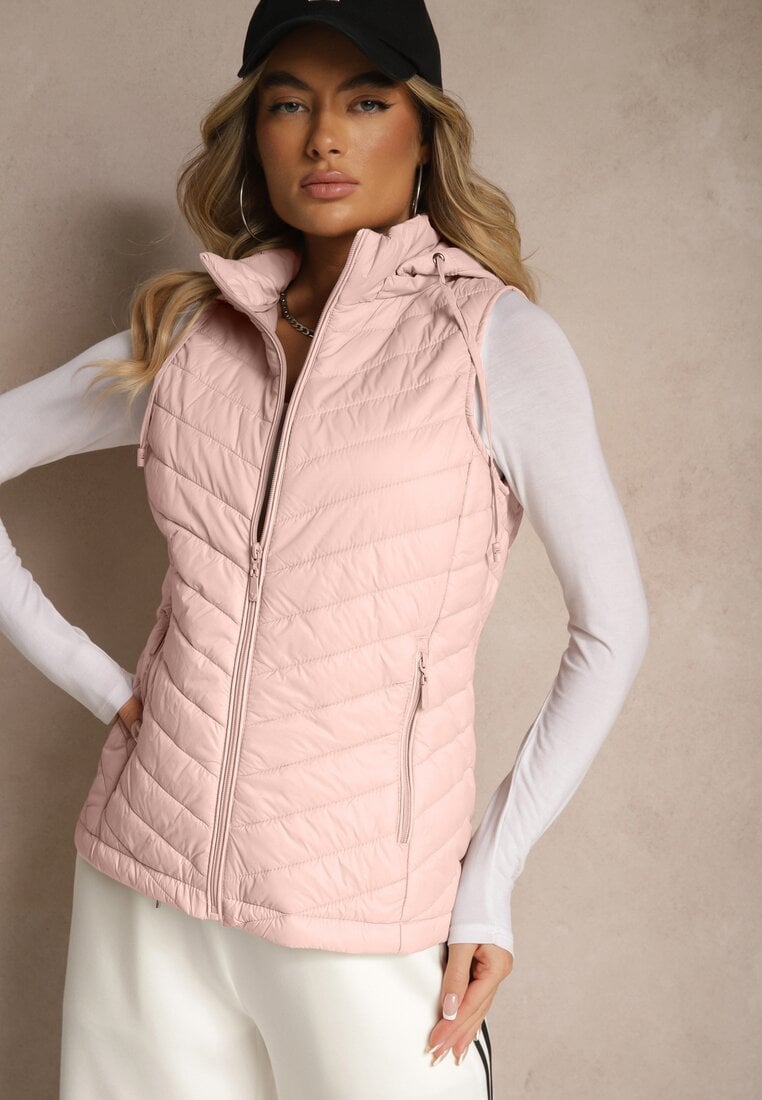 Różowa Kamizelka z Ozdobnym Pikowaniem i Kapturem z Możliwością Odpięcia Ninaviona