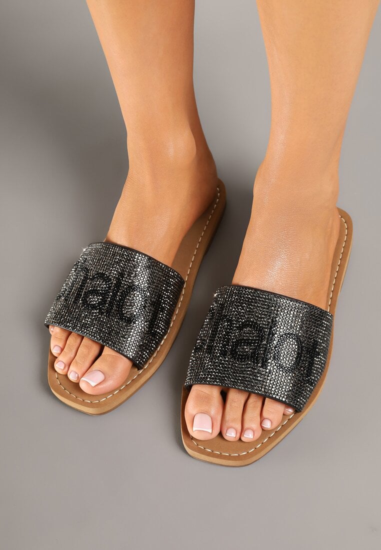 Czarne Klapki na Płaskiej Podeszwie z Napisem Tulevelis