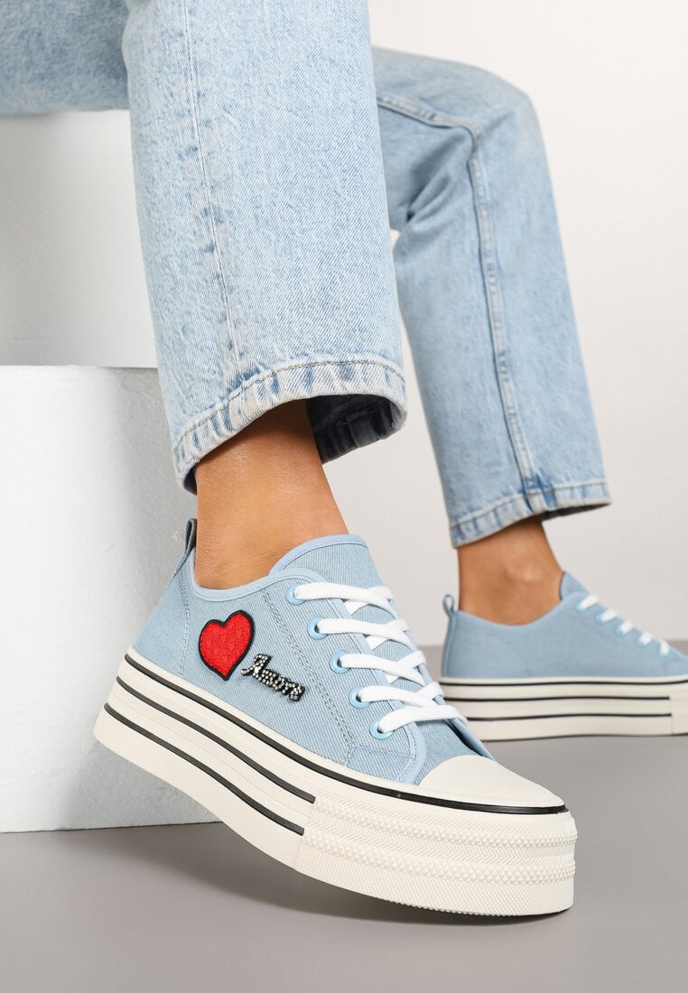 Niebieskie Trampki na Grubej Podeszwie z Aplikacją i Napisem Eheria