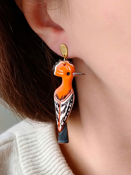 Kolczyki wiszące z dudkiem, elegancka biżuteria inspirowana naturą i lasem