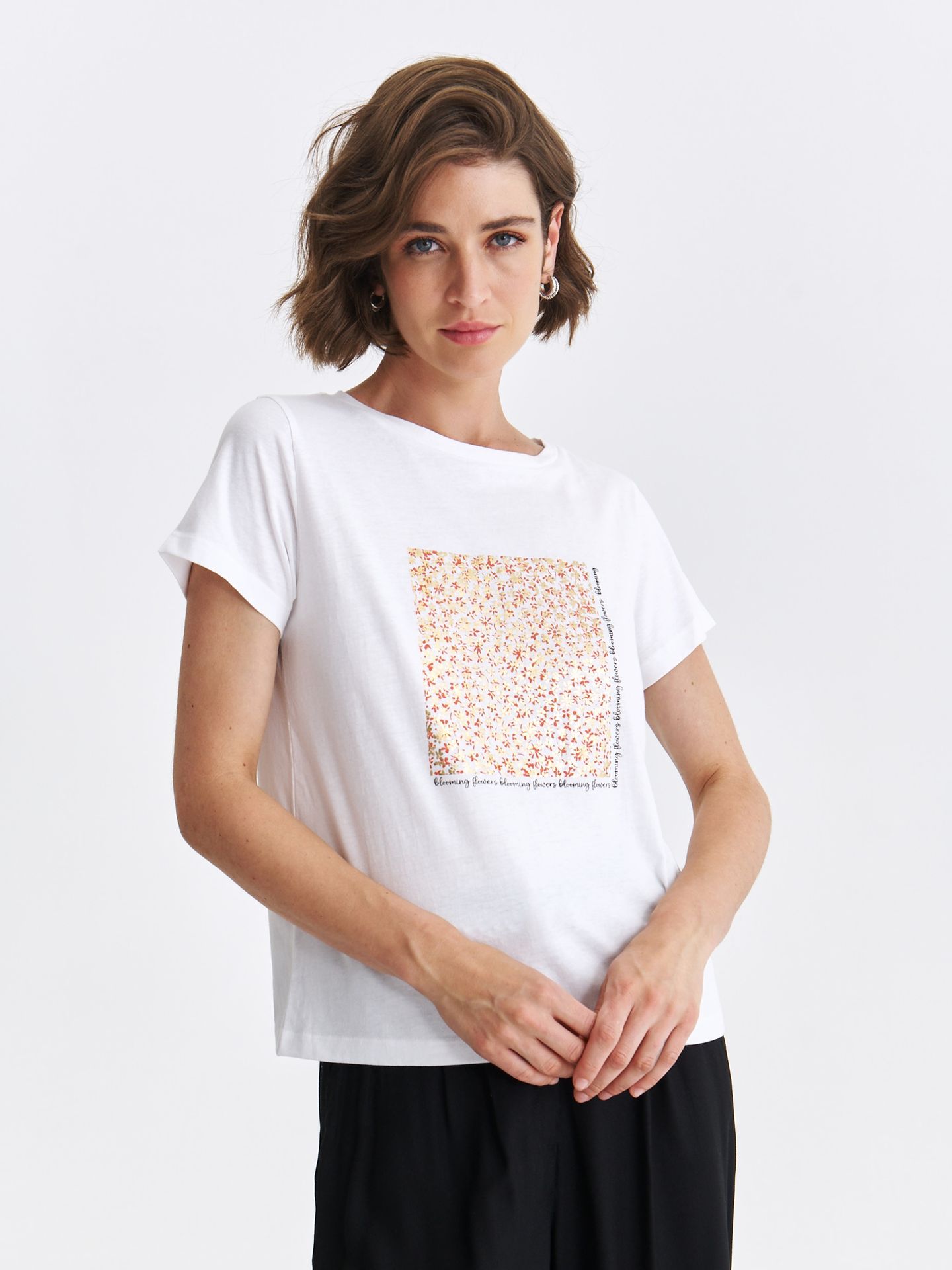 T-shirt damski biały - SPO6284BI t-shirt krótki rękaw - TOP SECRET - Odzieżowy sklep internetowy TOP SECRET