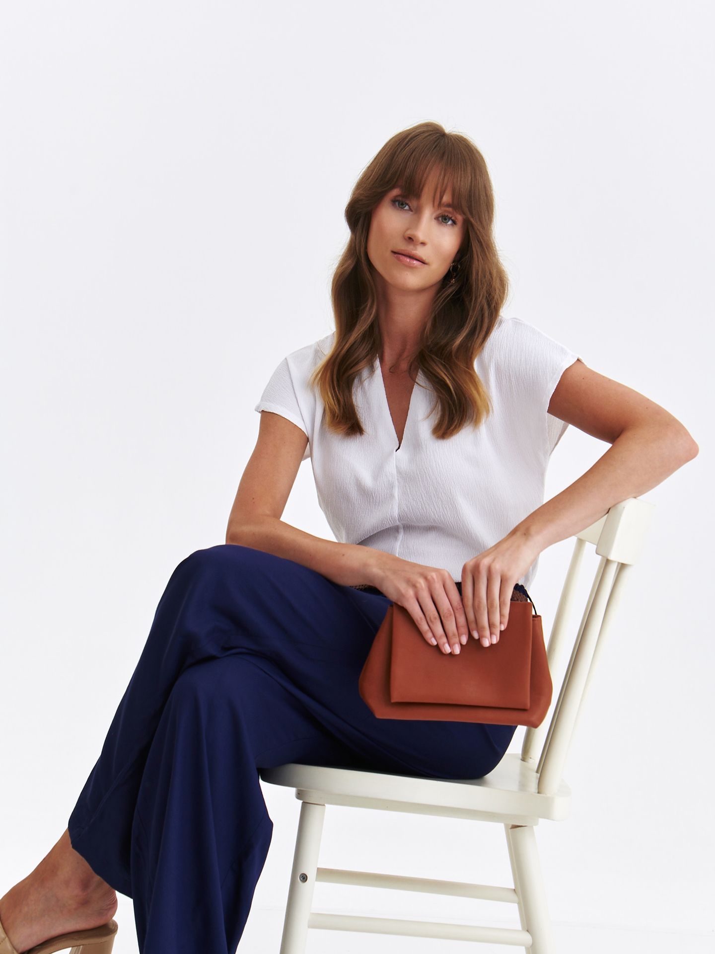 T-shirt damski biały - SBK2992BI t-shirt krótki rękaw - TOP SECRET - Odzieżowy sklep internetowy TOP SECRET