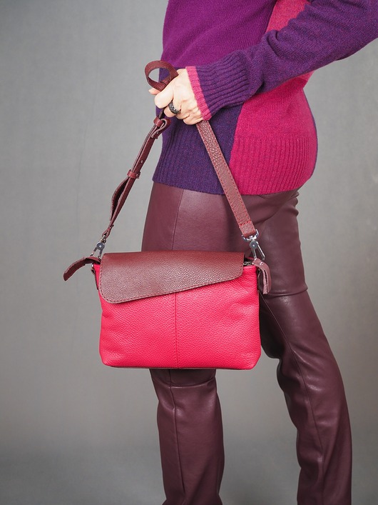 Torba typu mała listonoszka VICKY różowo-bordowa
