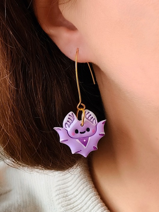 Kolczyki wiszące z nietoperzem, urocza biżuteria, prezent dla zwierzoluba