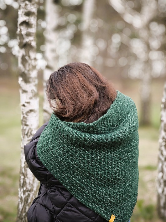 Delikatna chusta handmade COSY zielona