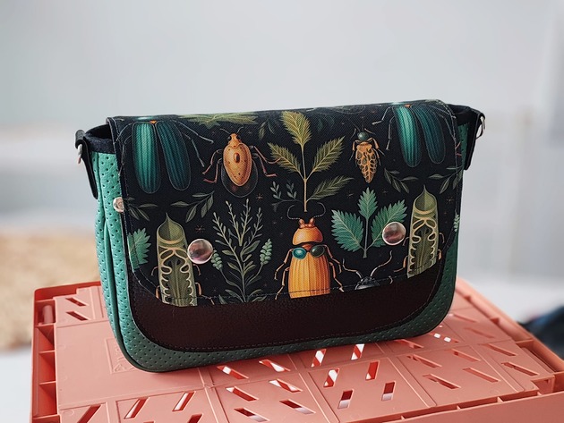 Torebka z wymienną klapką