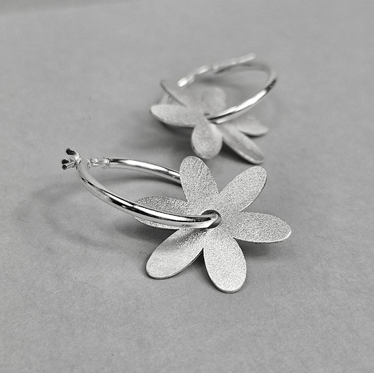 Kolczyki srebrne kwiatki stokrotki