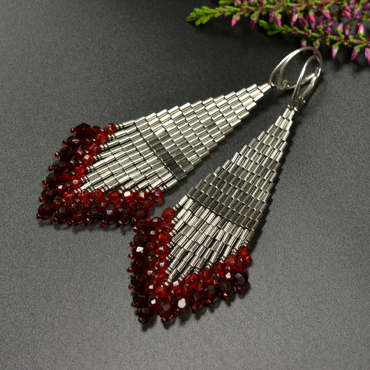 Vendi, srebrno-czerwone indiańskie kolczyki, beading