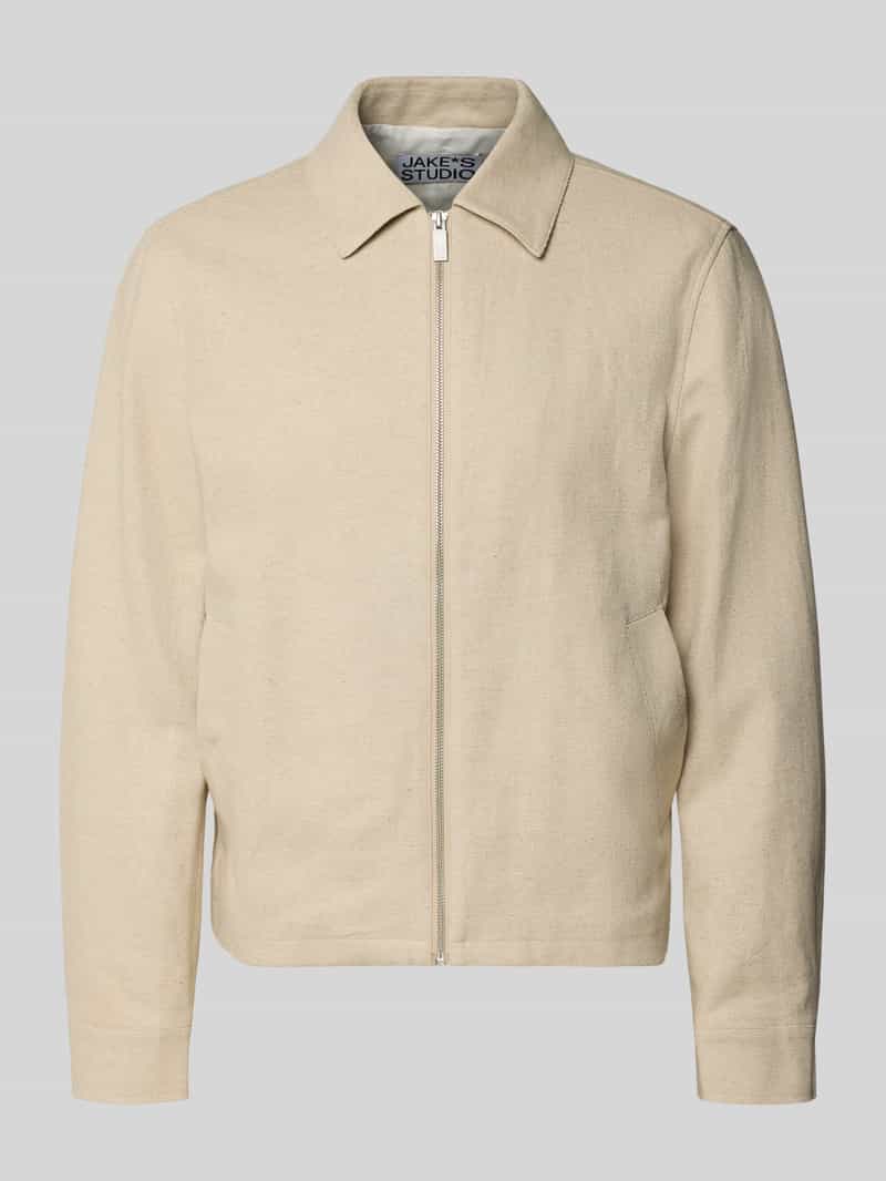 Kurtka o kroju regular fit z dodatkiem wiskozy