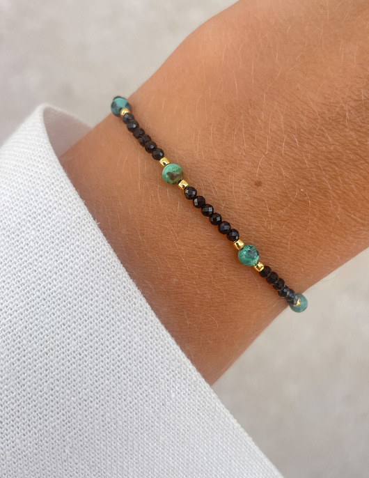 Bransoletka na nici z czarnym turmalinem i turkusem