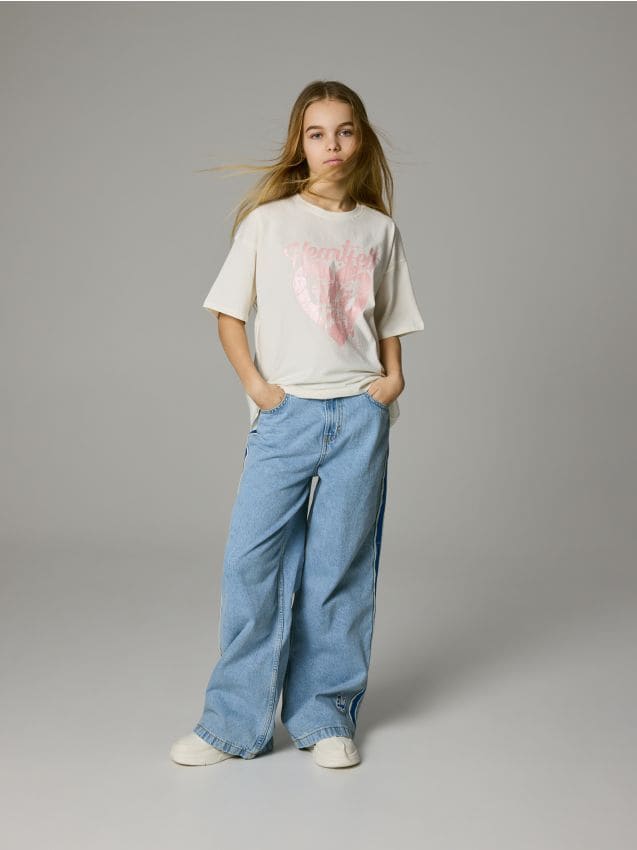 Reserved - T-shirt z metalicznym nadrukiem - złamana biel