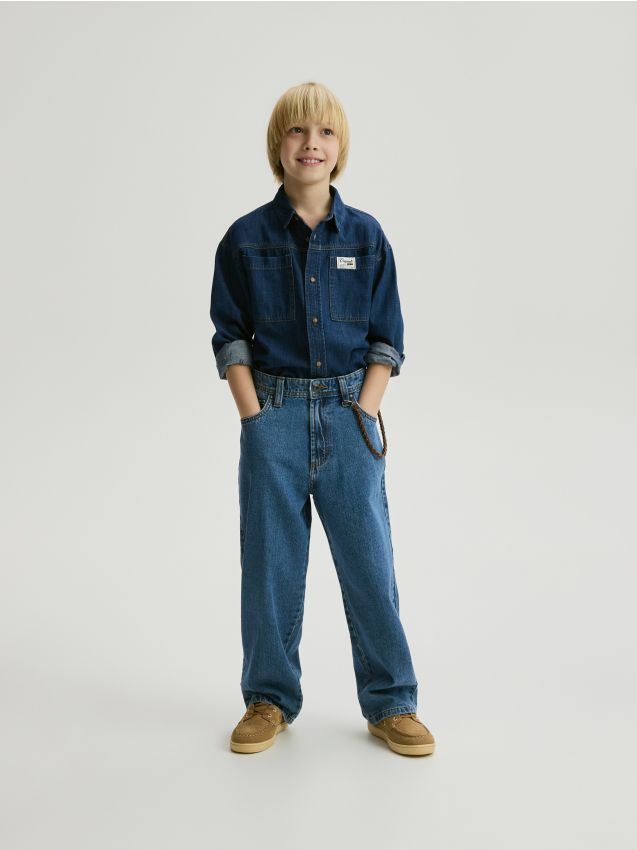 Reserved - Jeansy baggy z brelokiem - niebieski