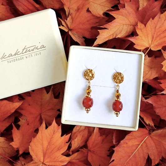 Karneol : kolczyki krótkie : ozdobne sztyfty