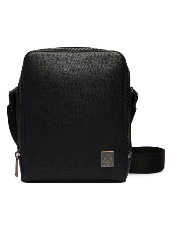 Calvin Klein Saszetka Emblem Hw Reporter LV04D3293G Czarny