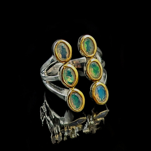 Pierścionek baśniowy z opalami