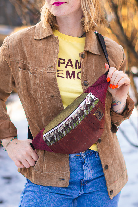 Brązowa męska nerka saszetka z korka ODCIENIE ZIEMI