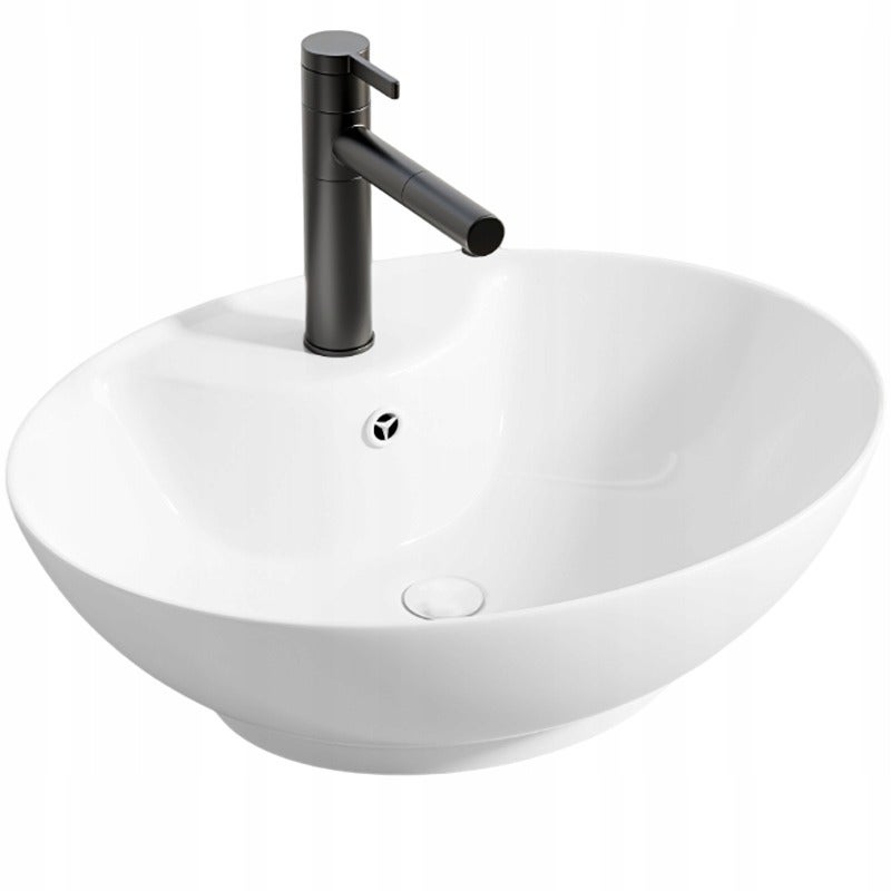 Biała ceramiczna umywalka nablatowa z przelewem