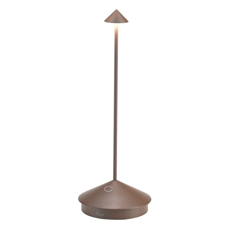 Lampa stołowa LED Pina Pro Corten, akumulatorowa i ściemnialna, bezprzewodowa, szafranowa, 2200-2700-3000 K, IP54, 12-godzinny czas pracy na baterii