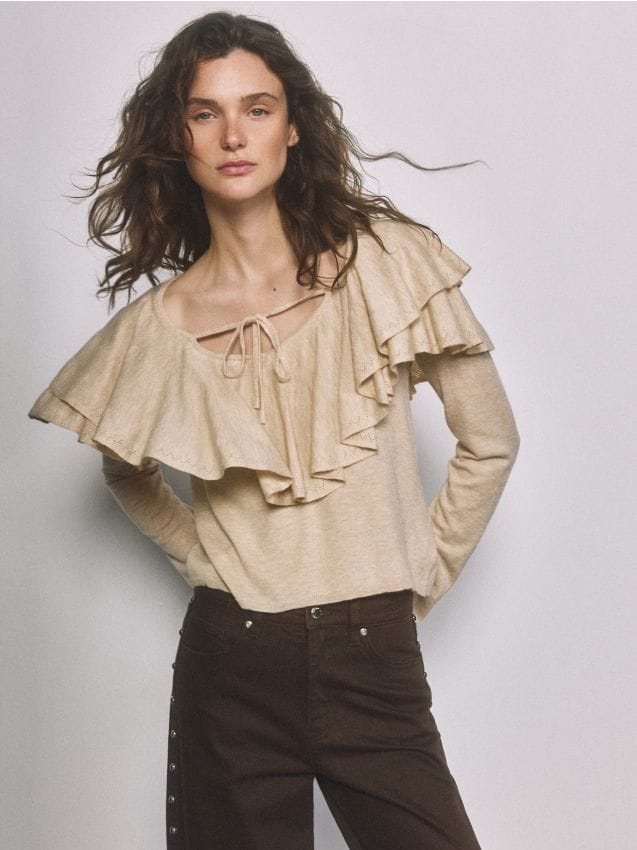 Reserved - Sweter z falbaną - beżowy