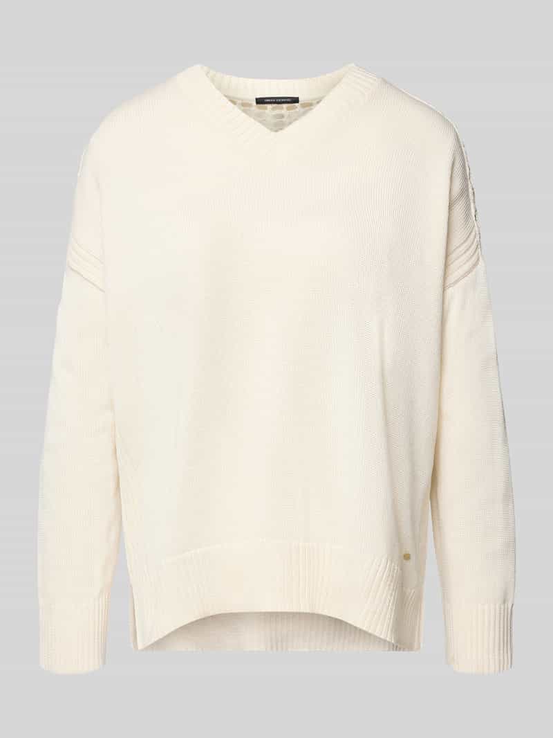 Sweter z dzianiny z dekoltem w serek