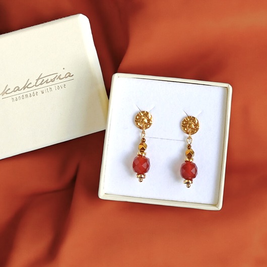 Karneol : kolczyki krótkie : ozdobne sztyfty