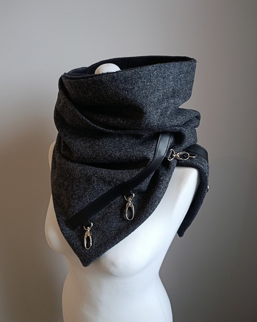 Szal wełniany grafitowy z czarną skórą - piękny