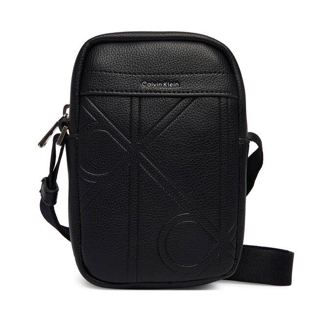 Saszetka Calvin Klein Emblem Aop Emboss Slim Reporter LV04D3371G Czarny