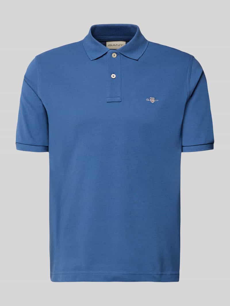 Polówka o kroju slim fit z haftowanym logo