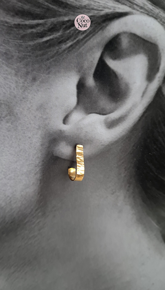 Kolczyki ANGLE złocone sztyfty proste młotkowane