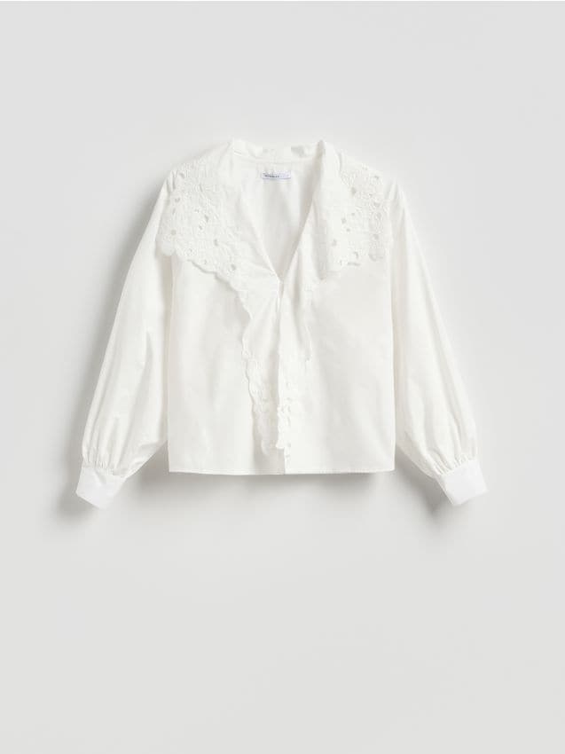Reserved - Bluzka z koronkowym kołnierzem - biały
