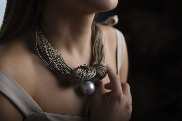 Lniany naszyjnik z perłą